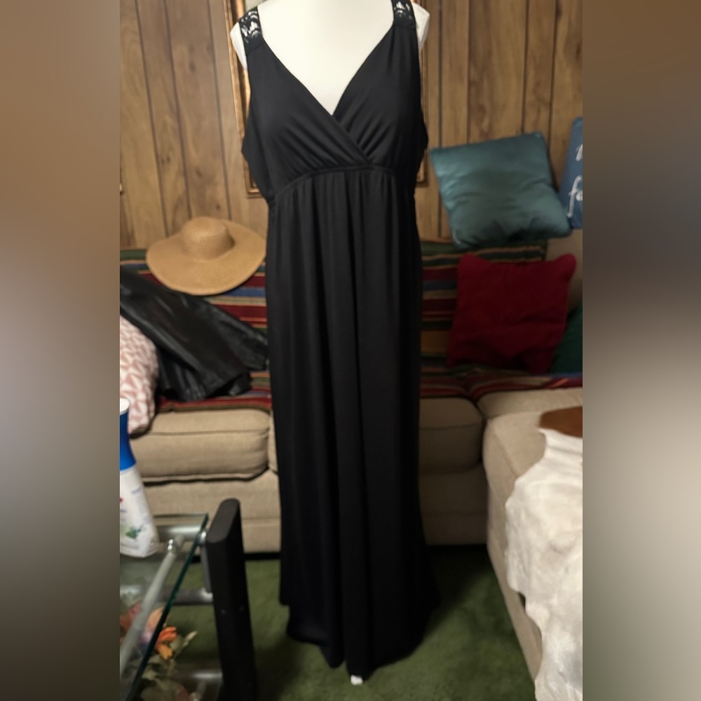 Faded Glory Black Vneck Sweetheart Dress with Open Crochet Back, XXL (20)